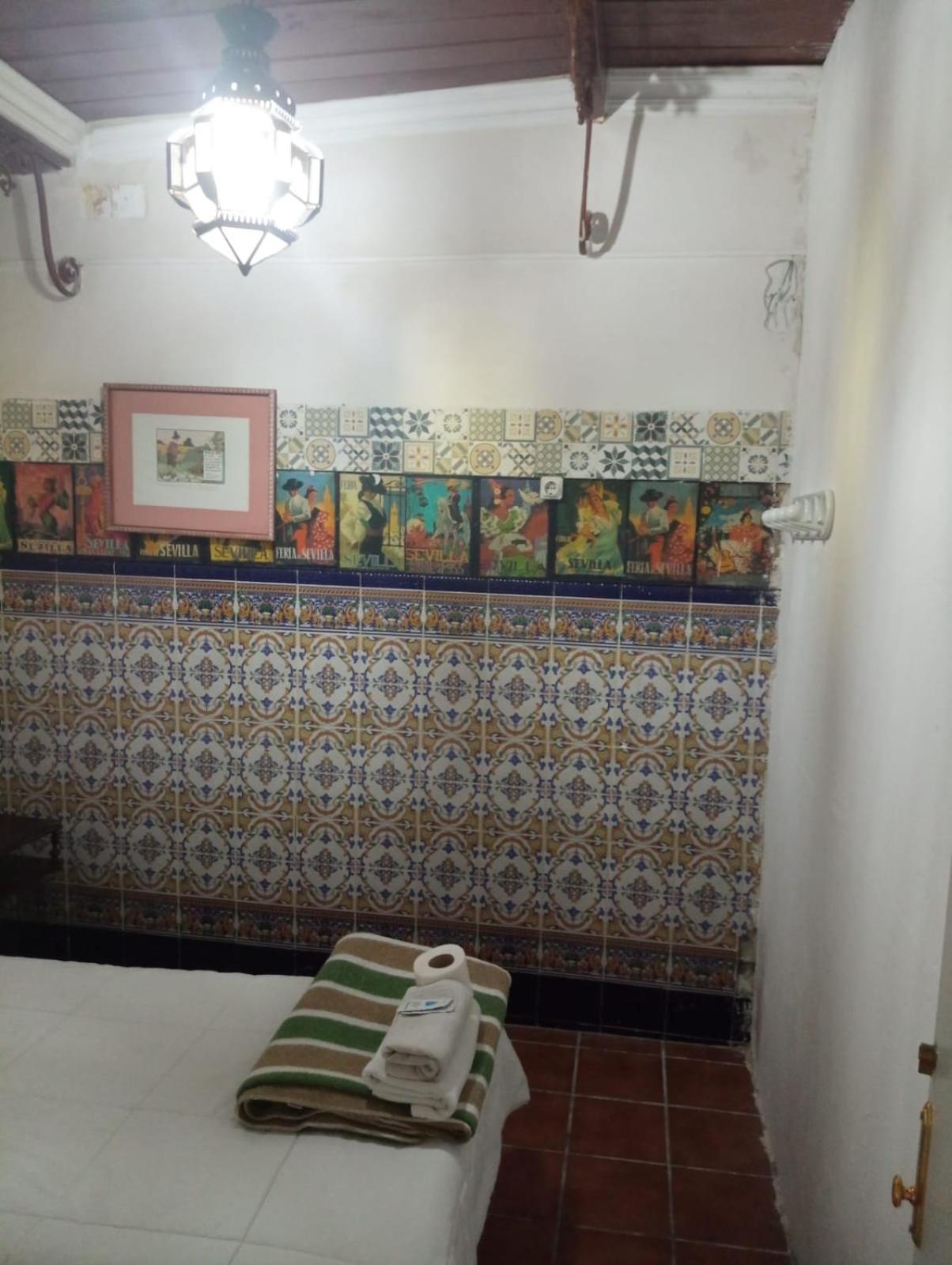 Pension Santa Maria La Blanca Sevilla Kültér fotó