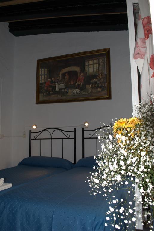Pension Santa Maria La Blanca Sevilla Kültér fotó