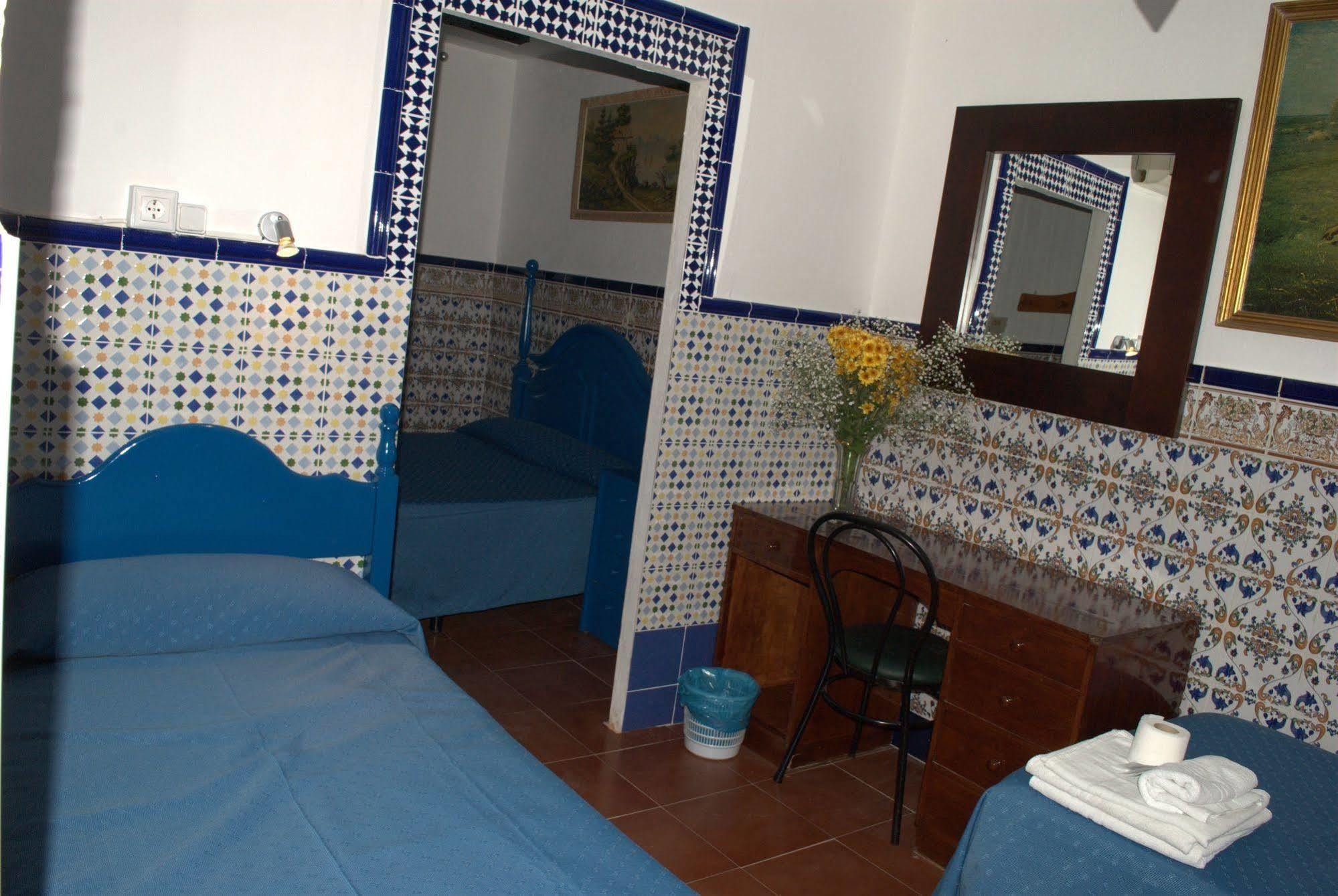 Pension Santa Maria La Blanca Sevilla Kültér fotó
