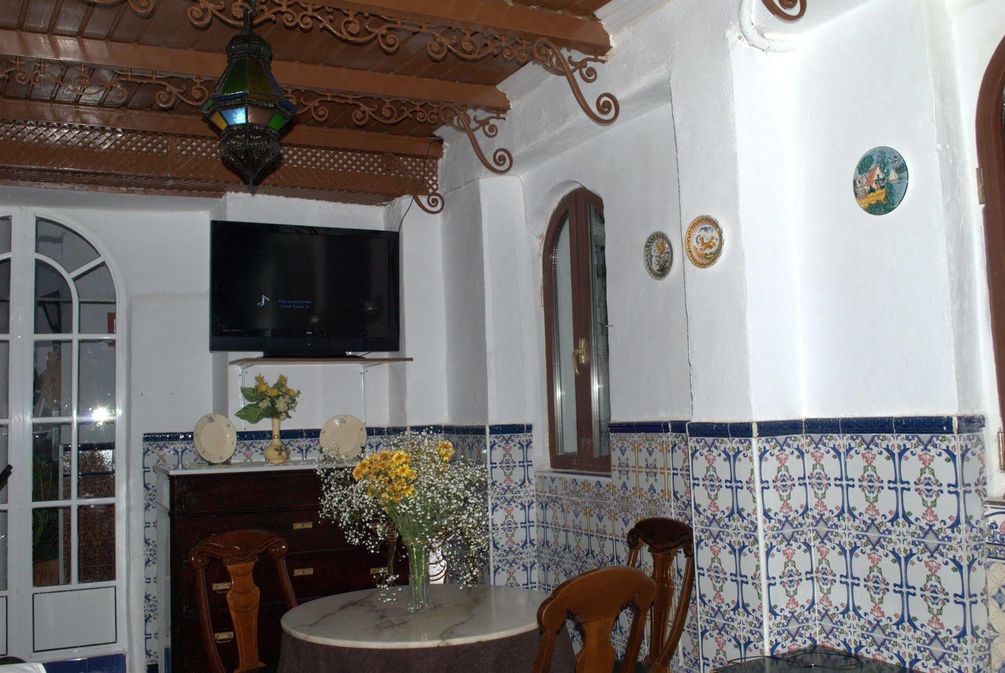 Pension Santa Maria La Blanca Sevilla Kültér fotó