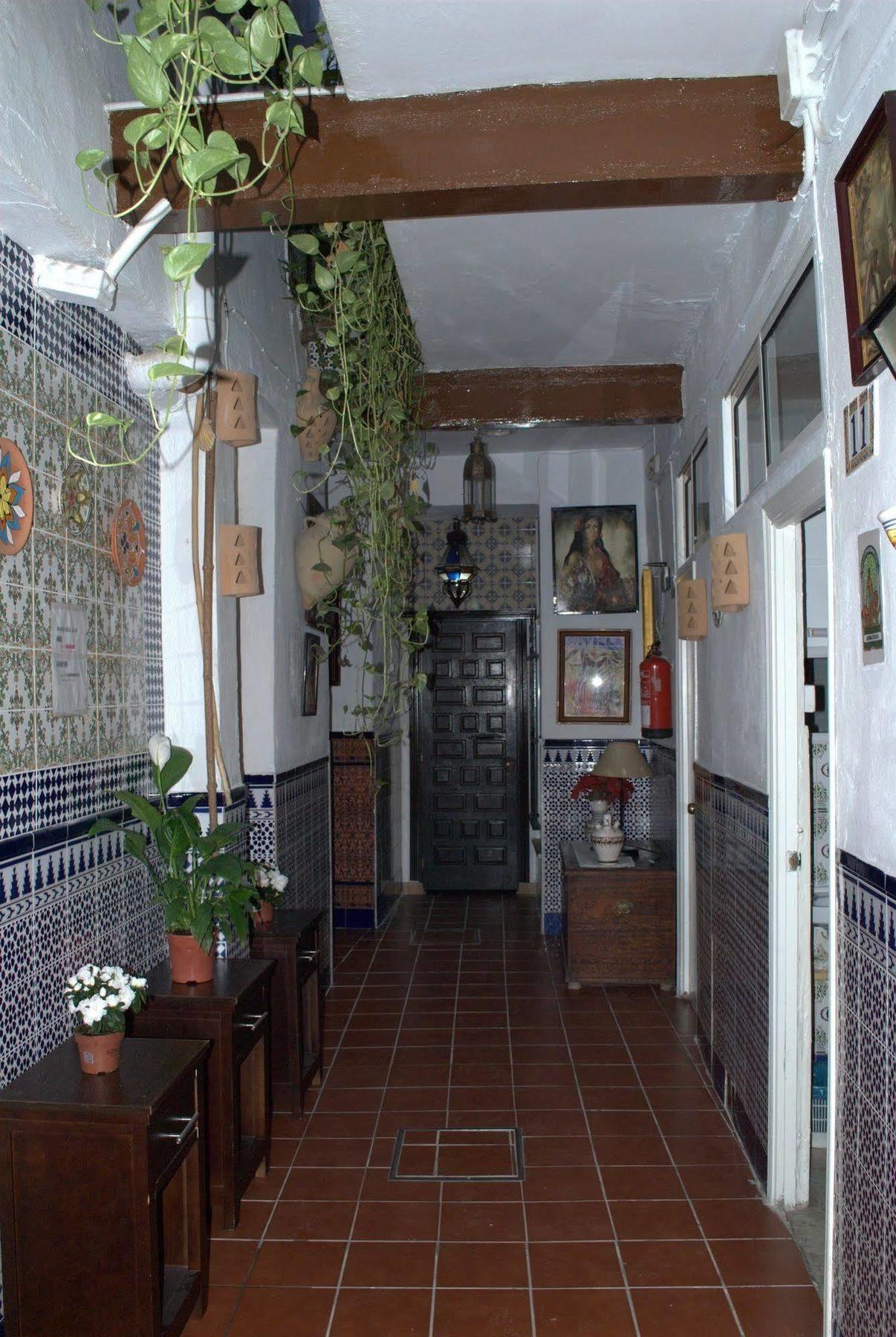 Pension Santa Maria La Blanca Sevilla Kültér fotó